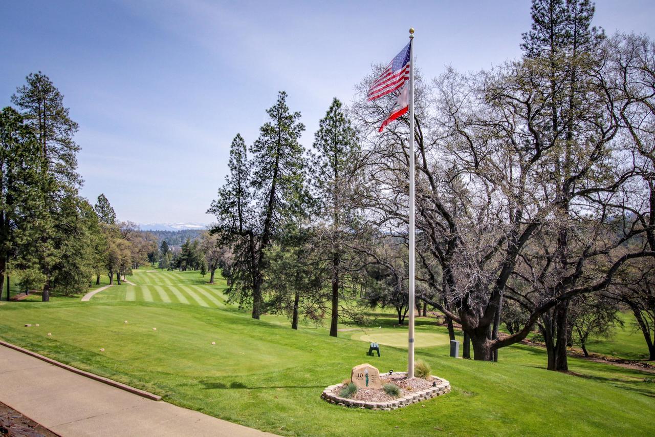 Evergreen And Serene Groveland Exterior photo